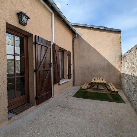 La Petite Chaume Villa Chateauroux Exterior photo